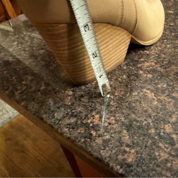 Eileen Fisher supple, crany leather ankle boots. - Picture 9 of 10